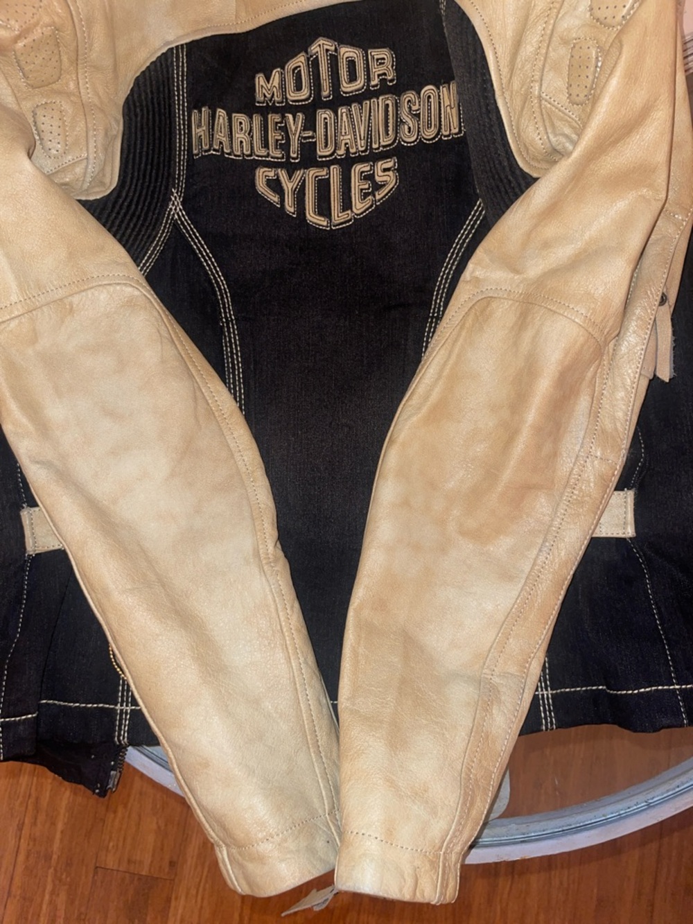 Harley-Davidson Fade out Women’s leather & Denim Jacket. - Picture 3 of 6